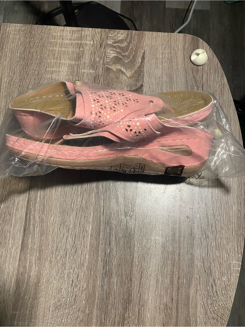 Pink Women's Thong Sandals - Comfortable Everyday Slide - Picture 2 of 3